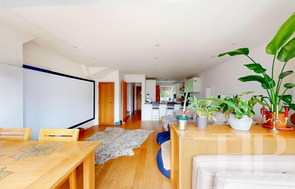 House in Redhill - View 5