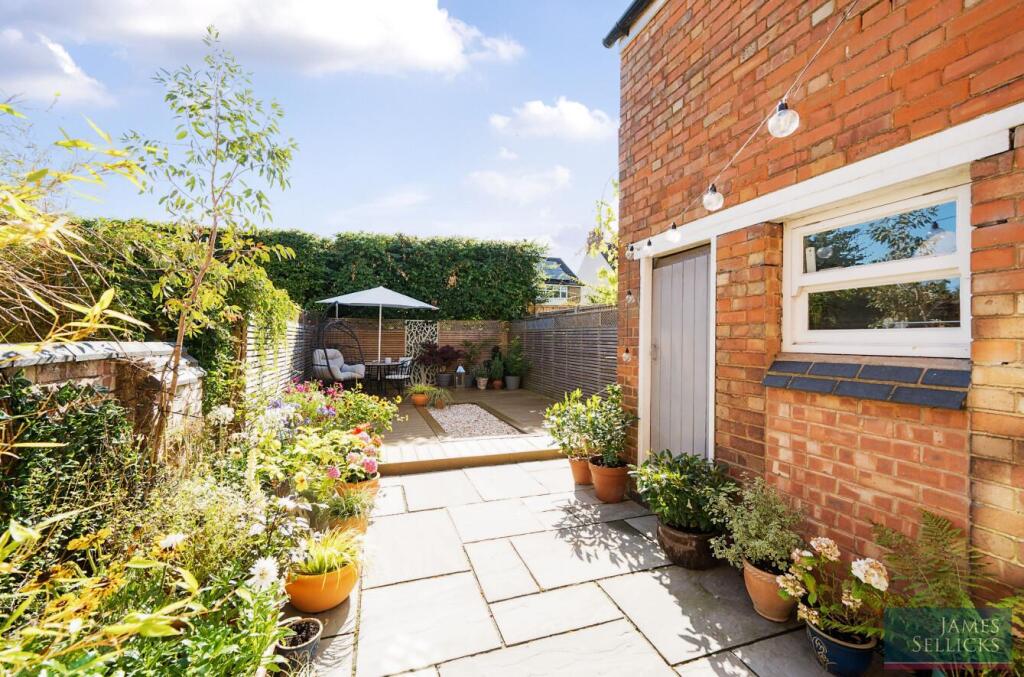 Main image of property: Dovedale Road, Stoneygate, Leicester