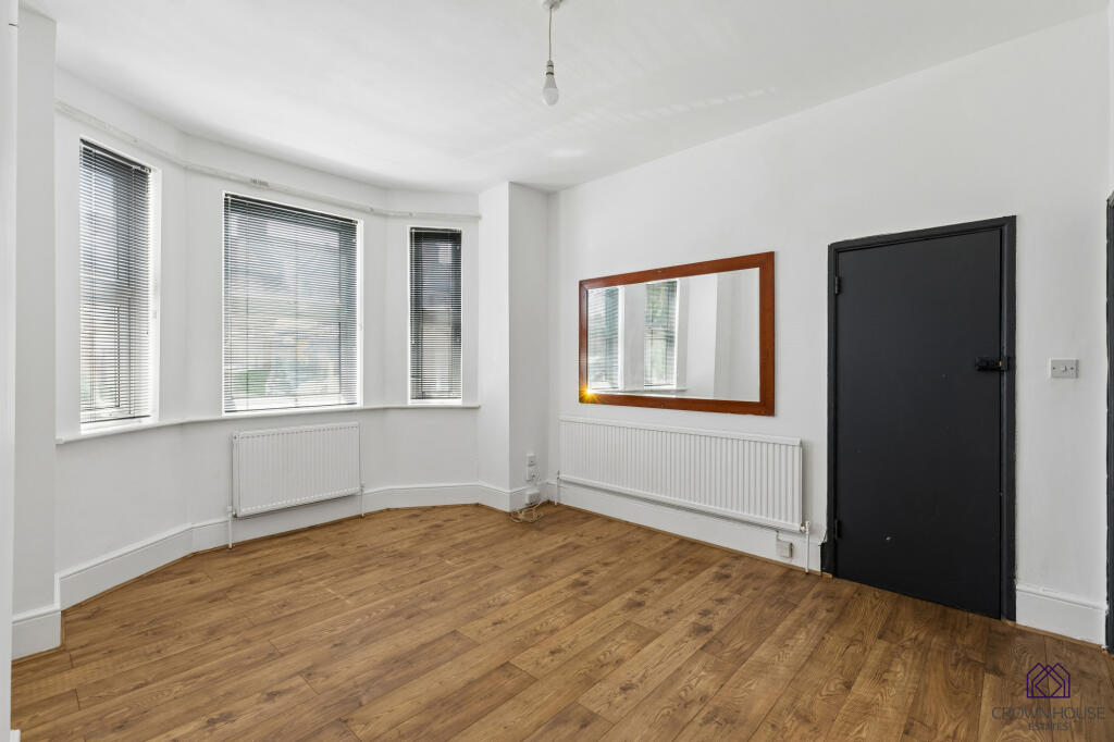 Main image of property: Squires Lane, London, London, N3