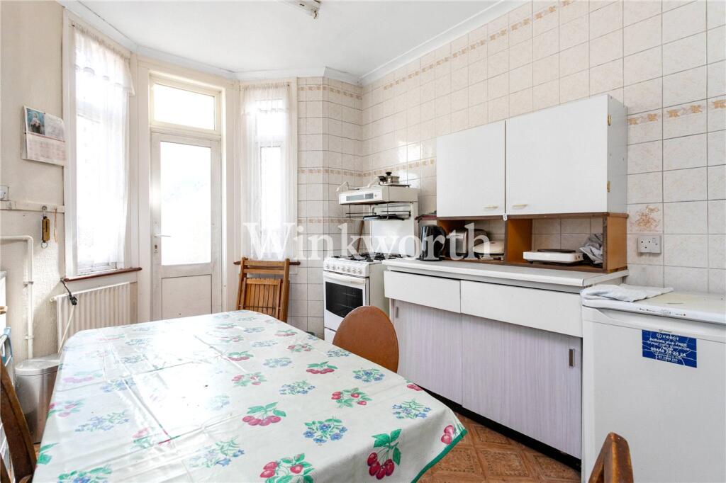 Apartment in London, Tottenham Hale, West Green - View 4