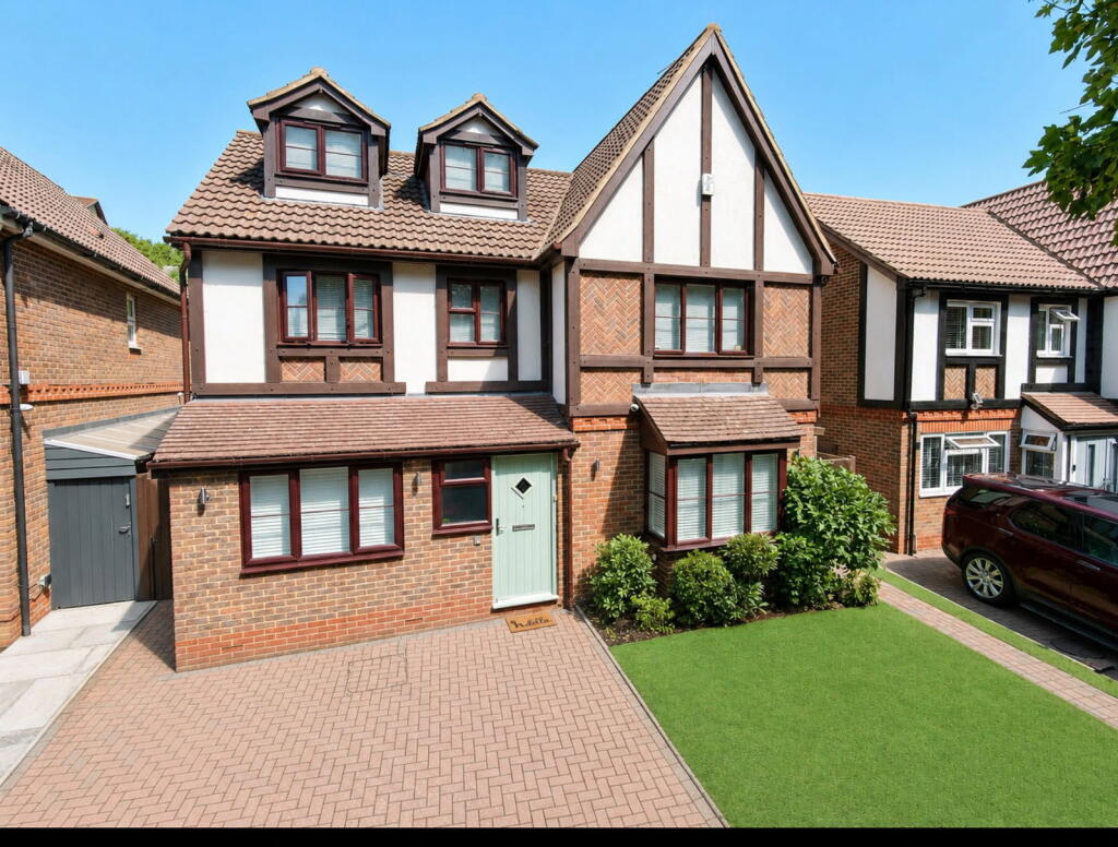 Main image of property: Albert Reed Gardens, Tovil, Maidstone, ME15 6JY