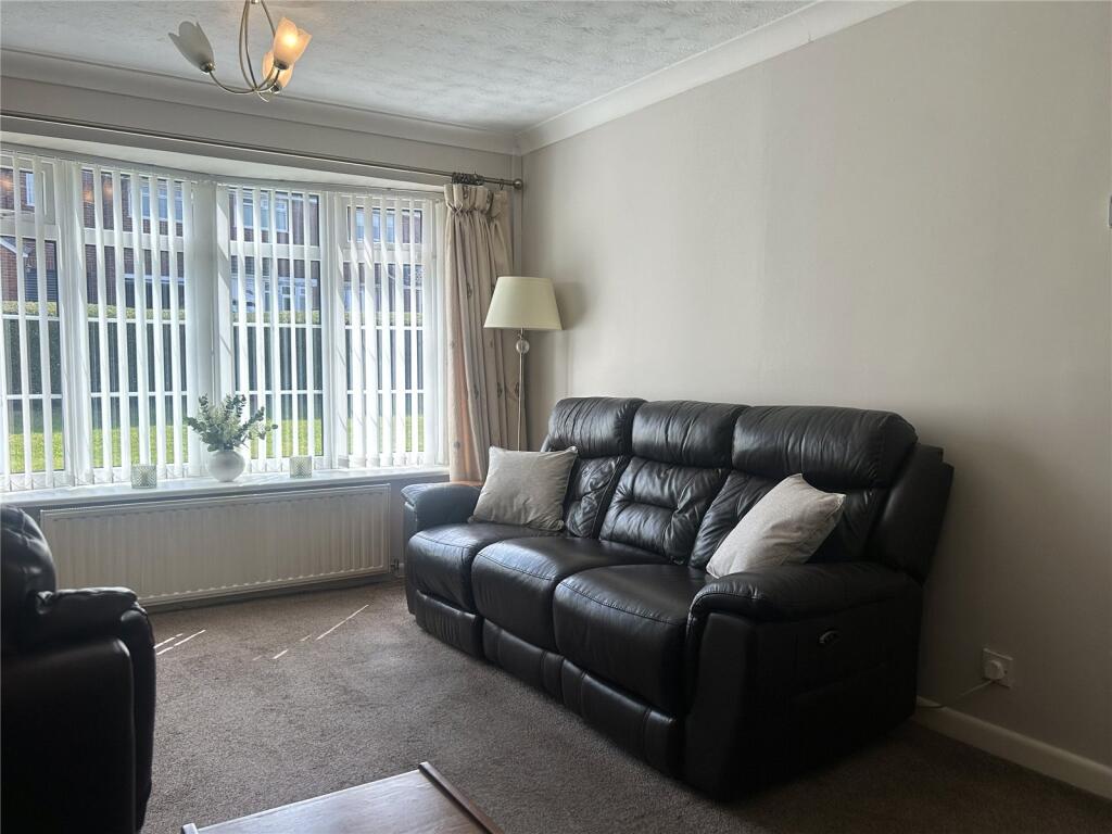 Peak Close, Moorside, Oldham, OL4 photo 4