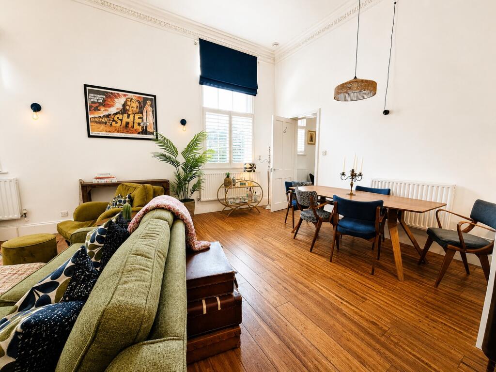 Apartment in Southampton - More