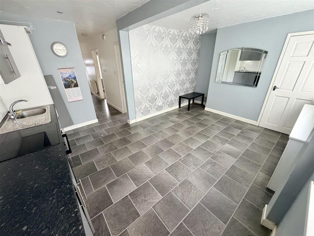 Lodge Close, Mancetter photo 3