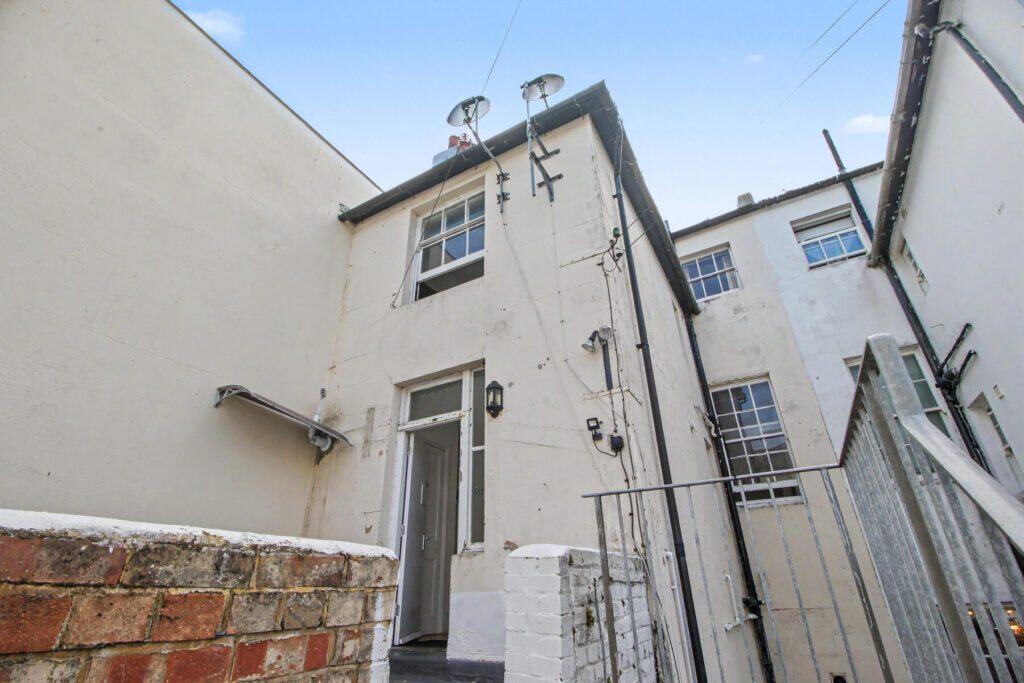 Apartment in Brighton - View 2