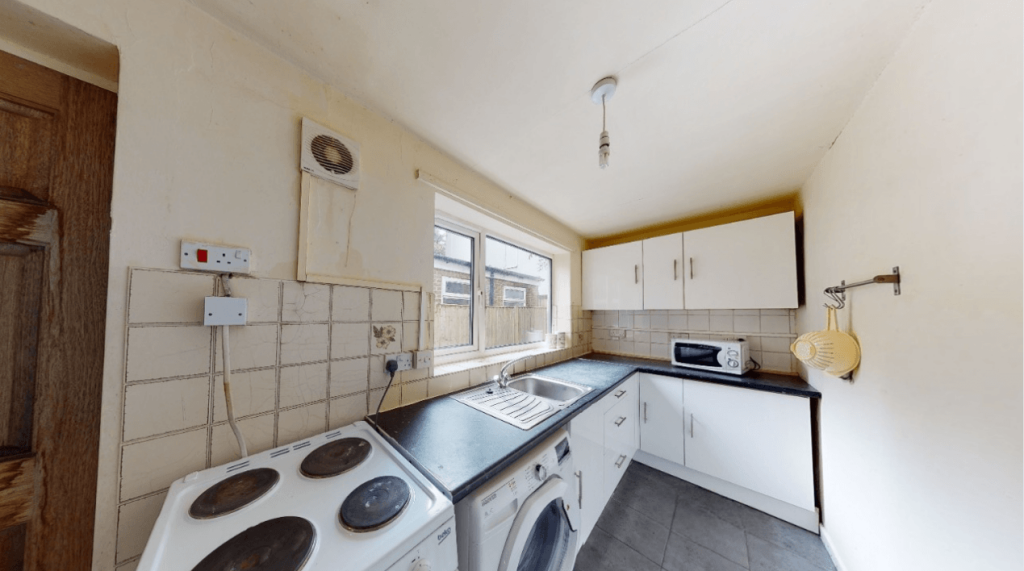 House in Nottingham, Old Lenton, Lenton - More