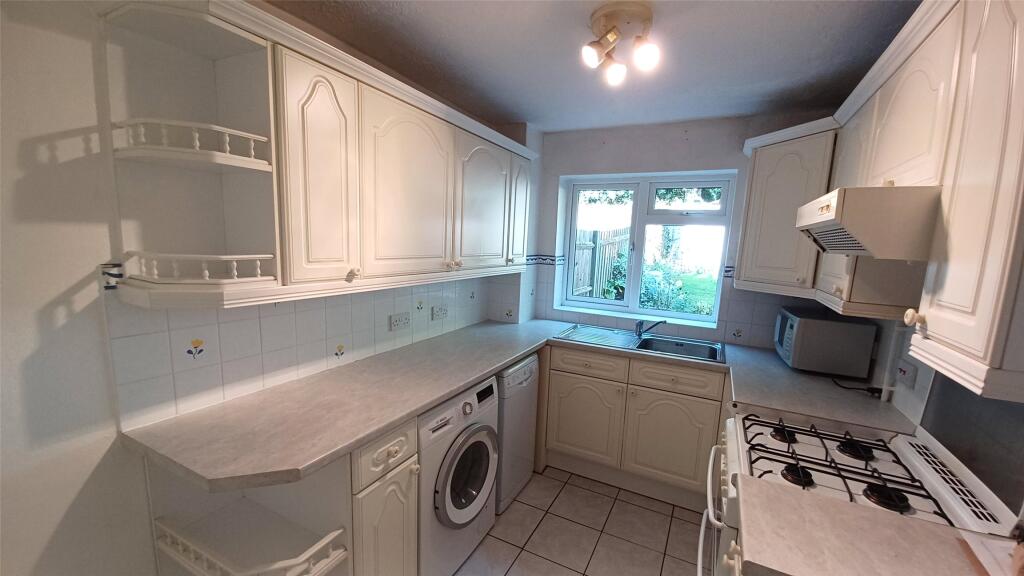 House in Bromley - View 3