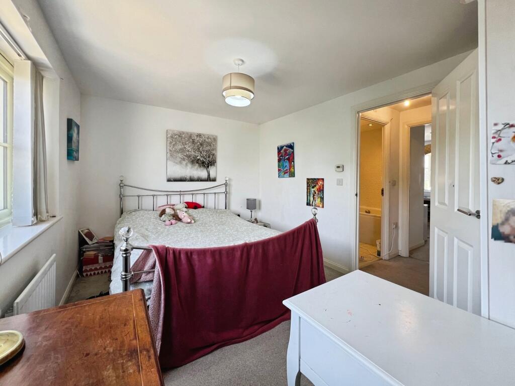 House in Gloucester - View 5