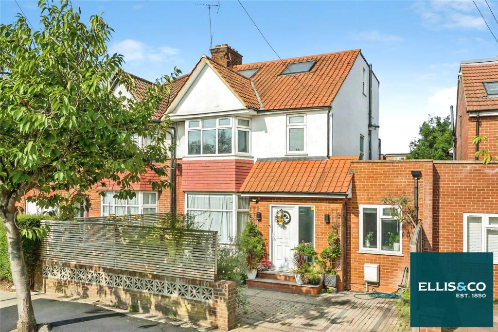 House in London - View 2