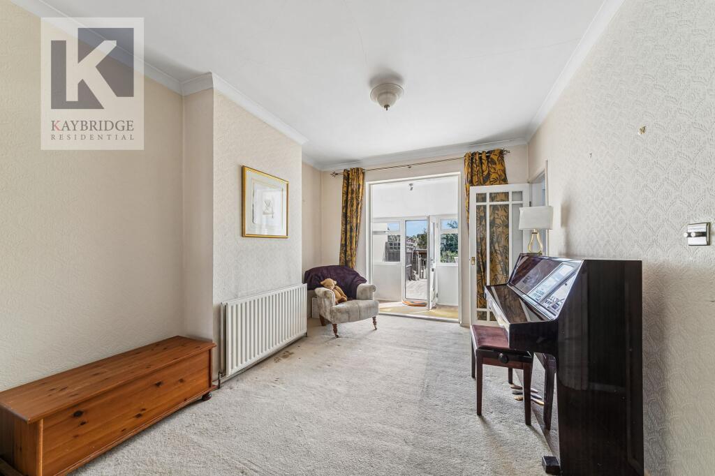 House in Sutton - View 5