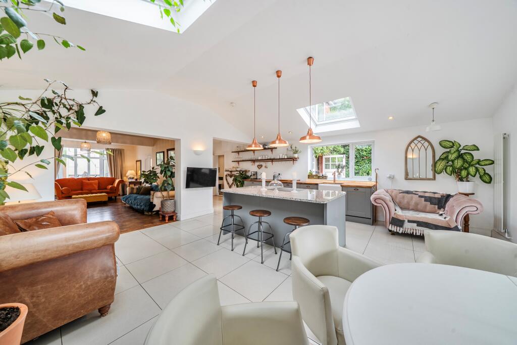 House in Newark and Sherwood, Farndon - More