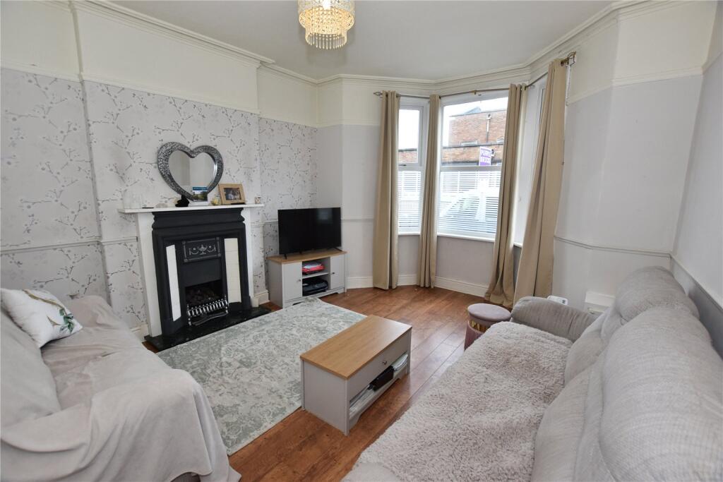 8, Princess Road photo 3