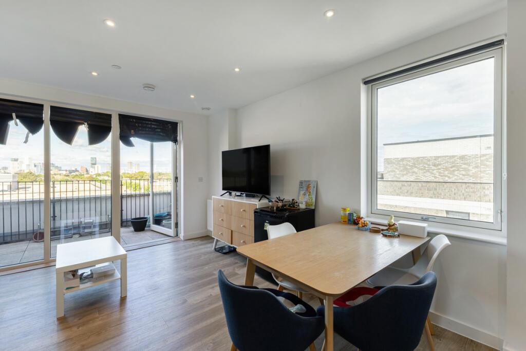 Apartment in London, Earlham Square, Forest Gate - View 5