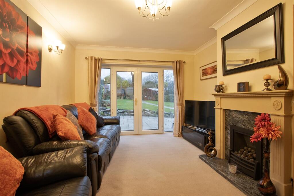 House in North East Derbyshire, New Tupton - View 4