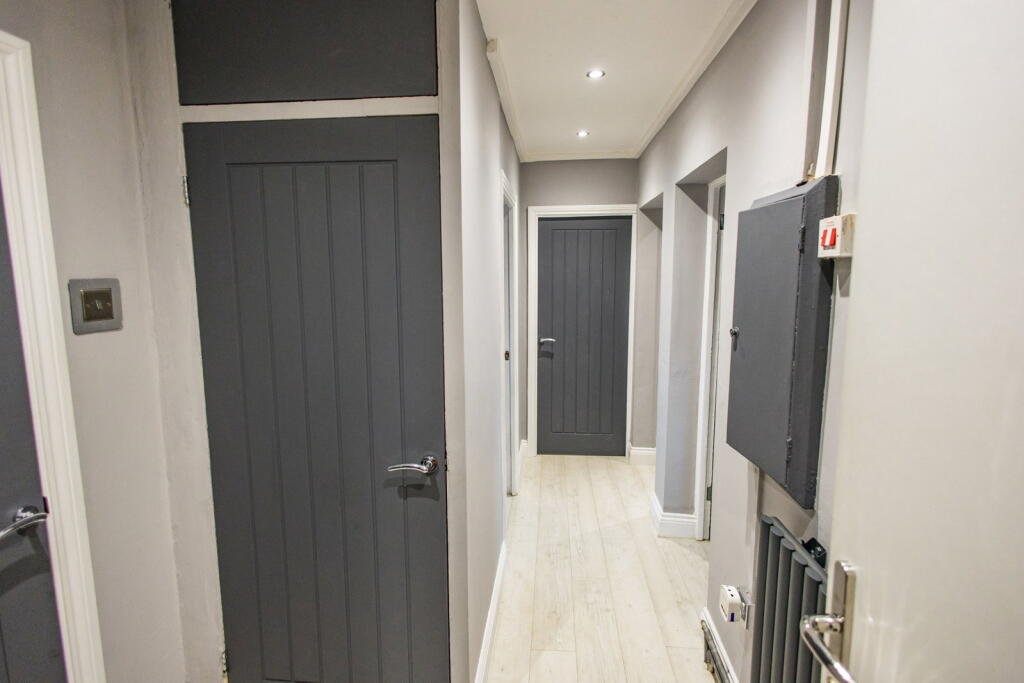 Apartment in Romford - View 5