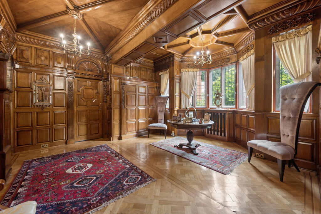 House in Wirral, Liverpool City Region - View 4