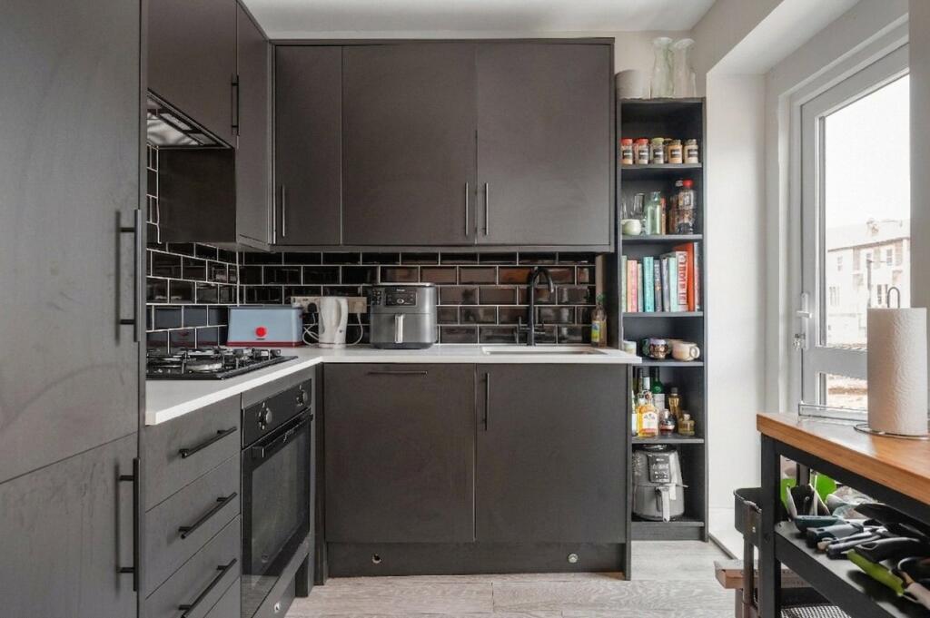 Brecknock Road, London, N7 - View 5