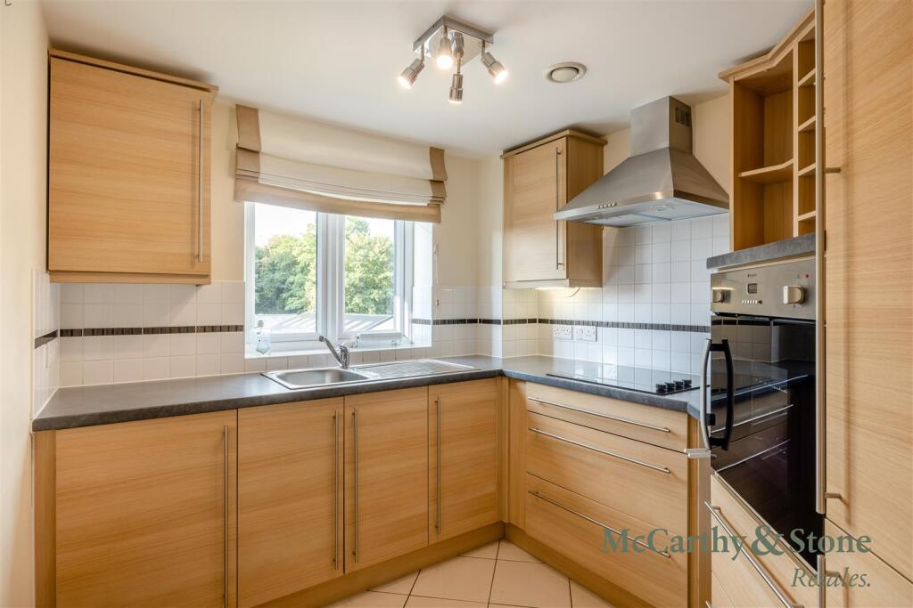 Apartment in Northwich, Castle - View 5