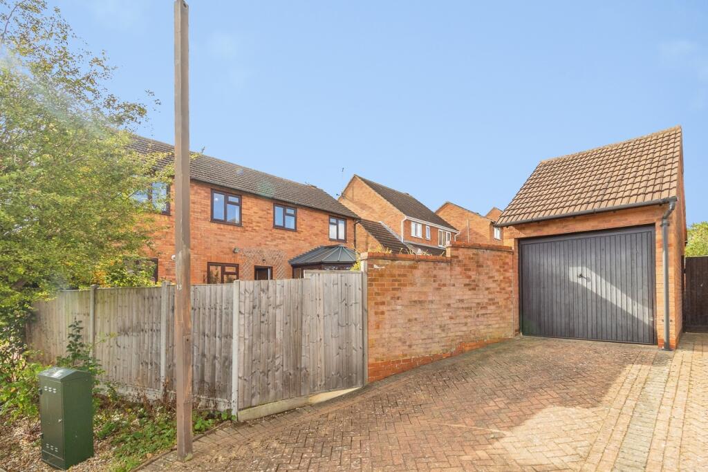 Shorham Rise, Two Mile Ash, Milton Keynes, Buckinghamshire, MK8 photo 4