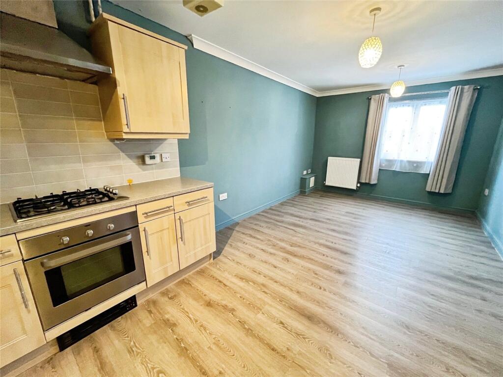 Apartment in Swindon, St. Andrews - More
