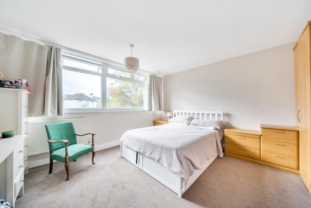 Apartment in Bromley - View 4