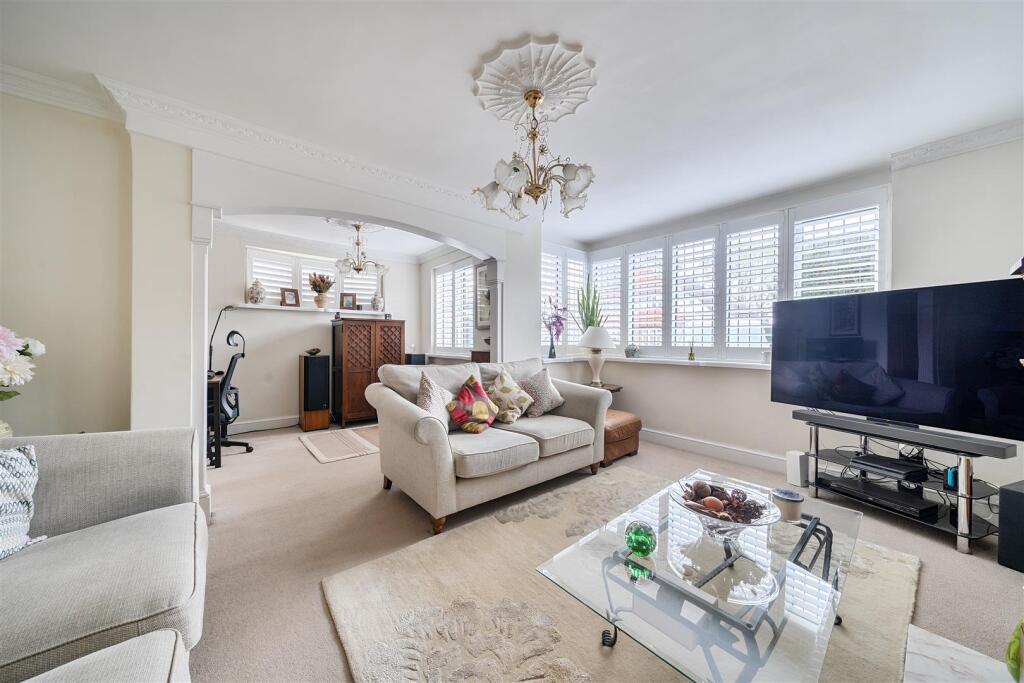 House in Bromley - View 3