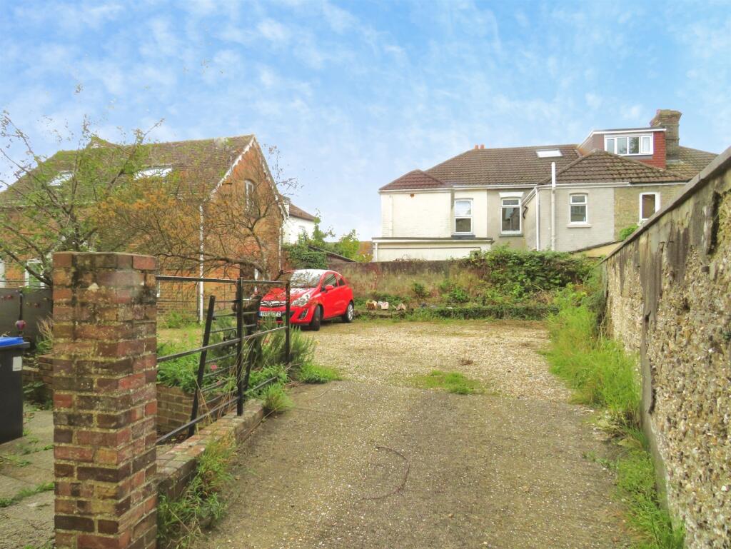 Apartment in Salisbury, St. Paul's - View 3