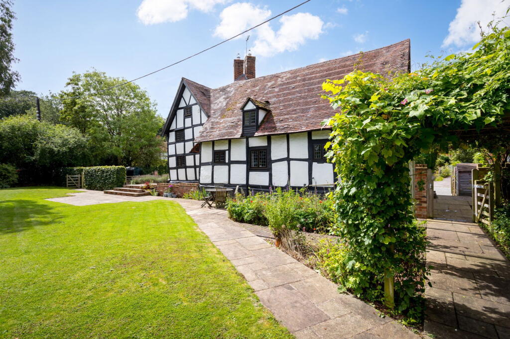 4-bed detached on Peopleton, Near Pershore, £795,000