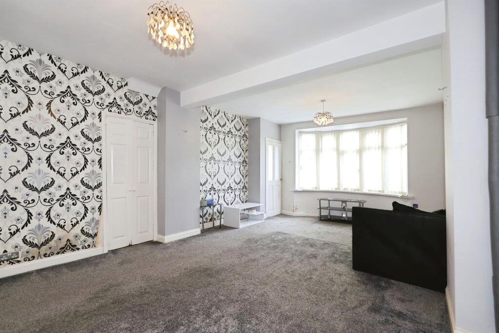 House in Wolverhampton, West Midlands - View 5