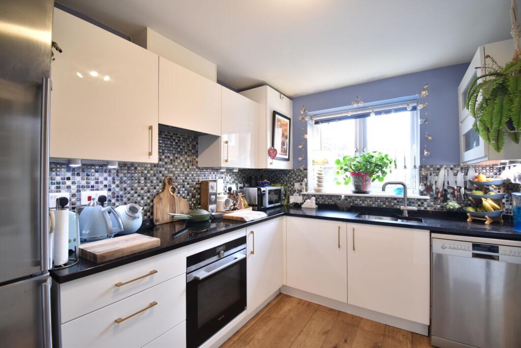 House in Maidstone, Harrietsham - View 2