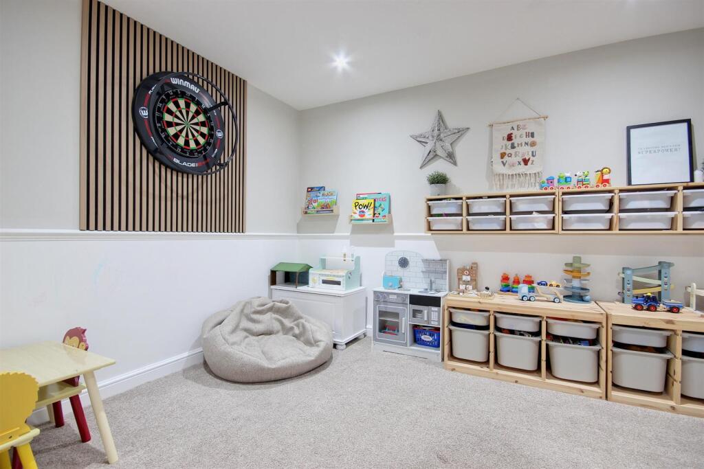 House in Hornsea, East Riding of Yorkshire - More