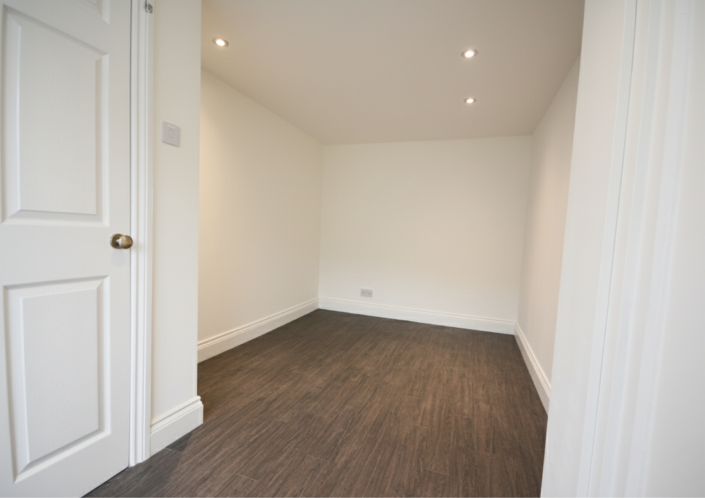 Tintern Avenue, Whitefield, M45 8WY photo 5