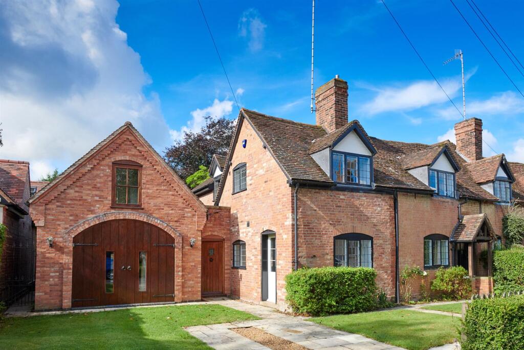 Main image of property: Bridge End, Warwick