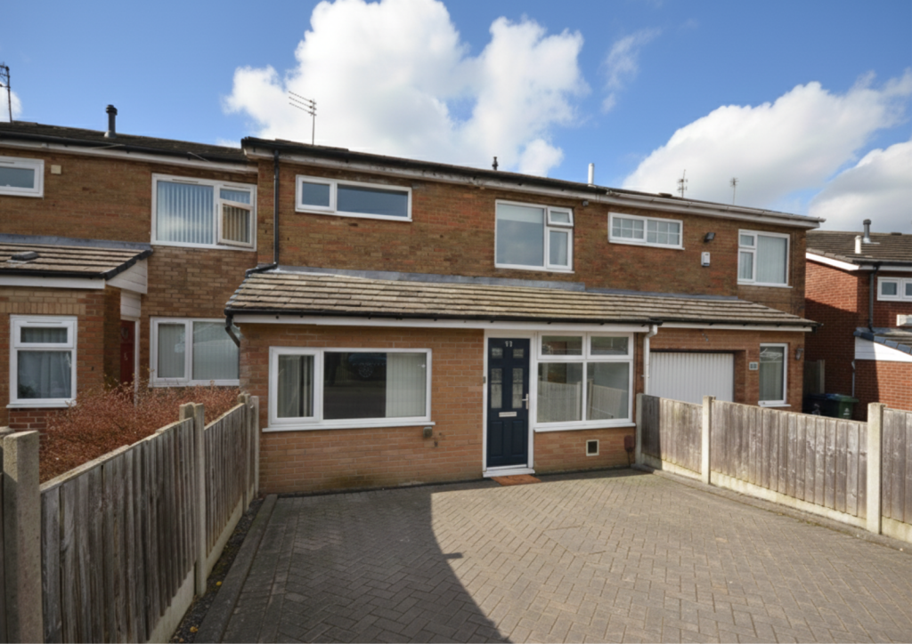 4-bed terraced on Tintern Avenue, Whitefield, M45 8WY, £285,000