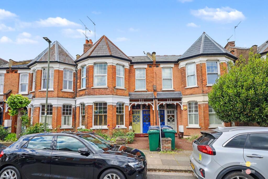 Main image of property: 10A Sedgemere Avenue, East Finchley, London, N2 0SX