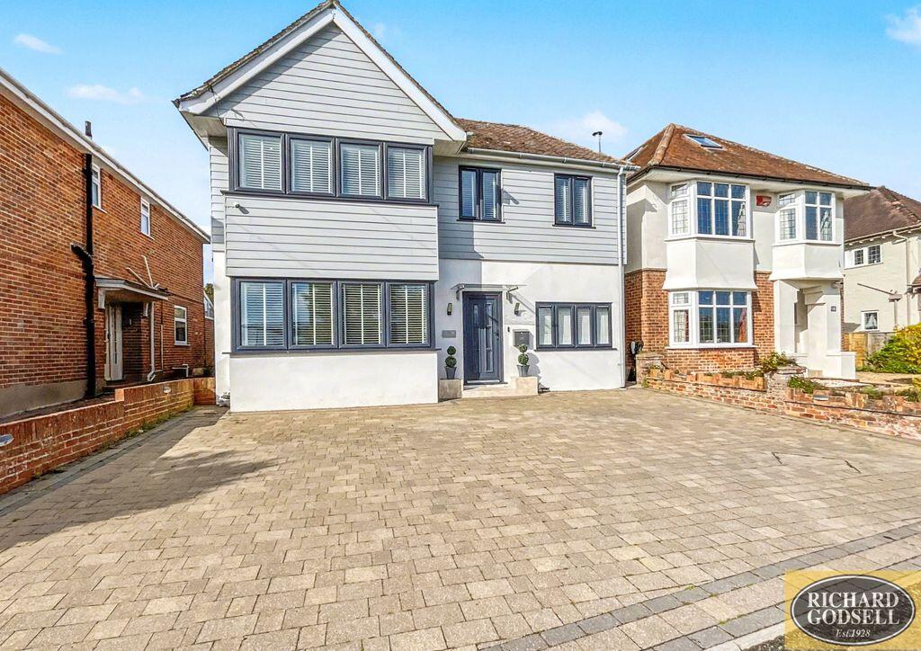 4-bed detached on Christchurch, £900,000