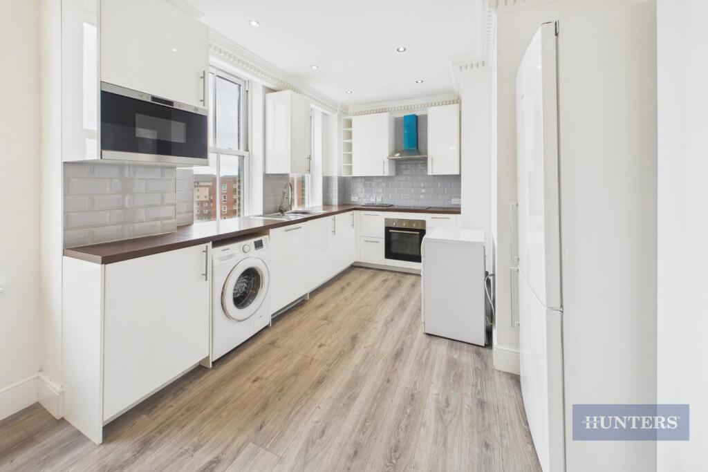 Apartment in Southampton - View 4