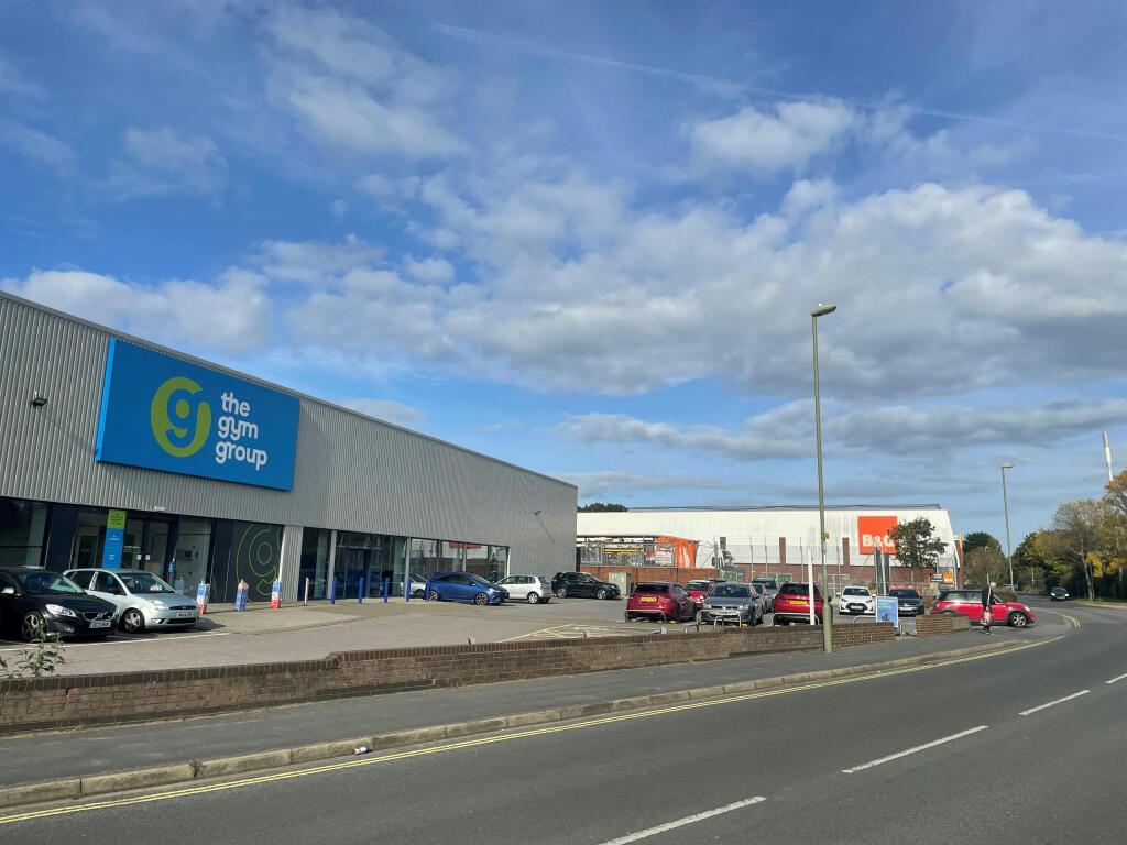 PHOTO 3 160 Southampton Road Fareham.jpg