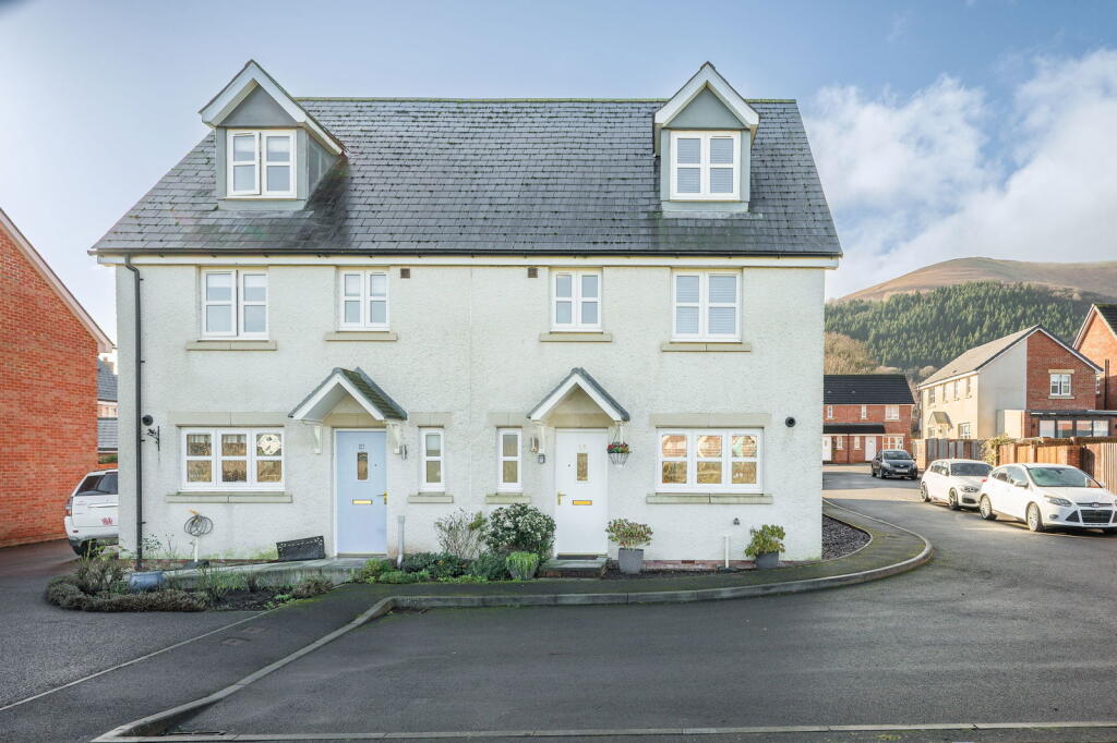 Main image of property: Ffordd Sain Ffwyst, Llanfoist