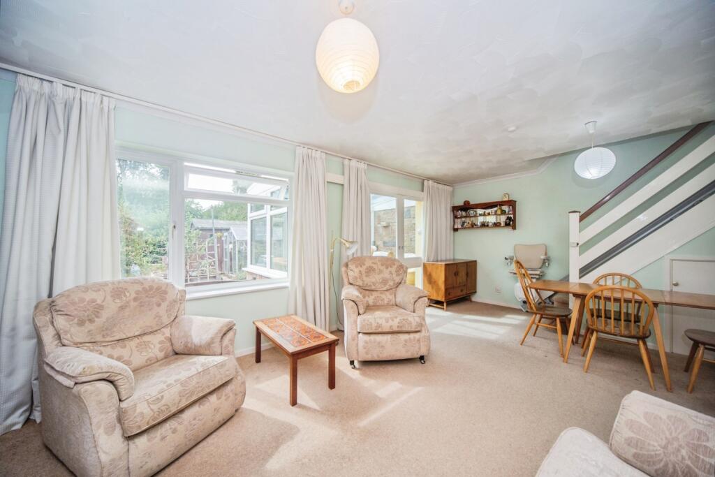 House in Eastleigh, Oakmount, Chandler's Ford - View 2