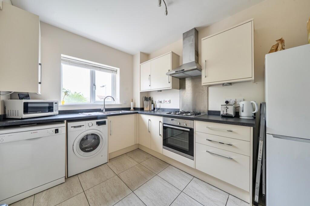 Farmers Row, CB21 photo 2