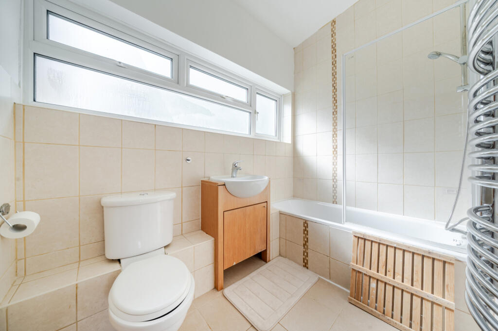 Additional image 8 of Wells Close, Harpenden, AL5