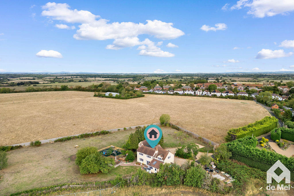 House in Worcester - View 4