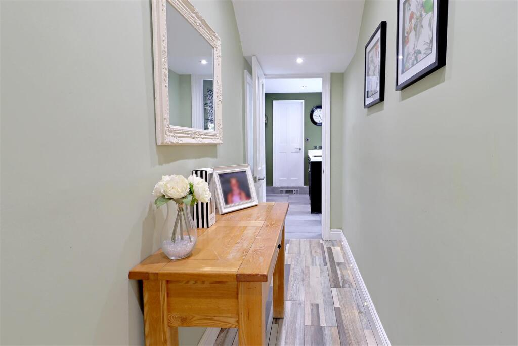 Apartment in North Tyneside, North East - View 5