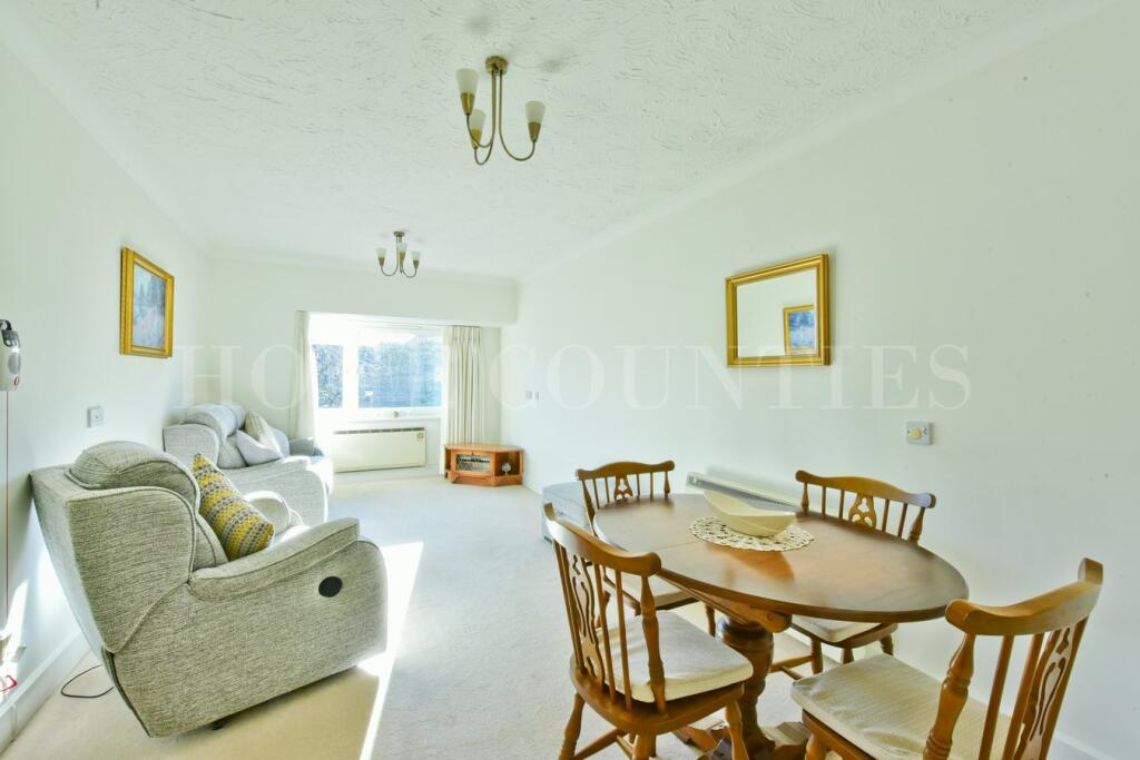 Billy Lows Lane, Potters Bar, EN6 photo 2