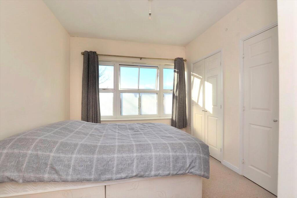 Apartment in Gloucester - View 3