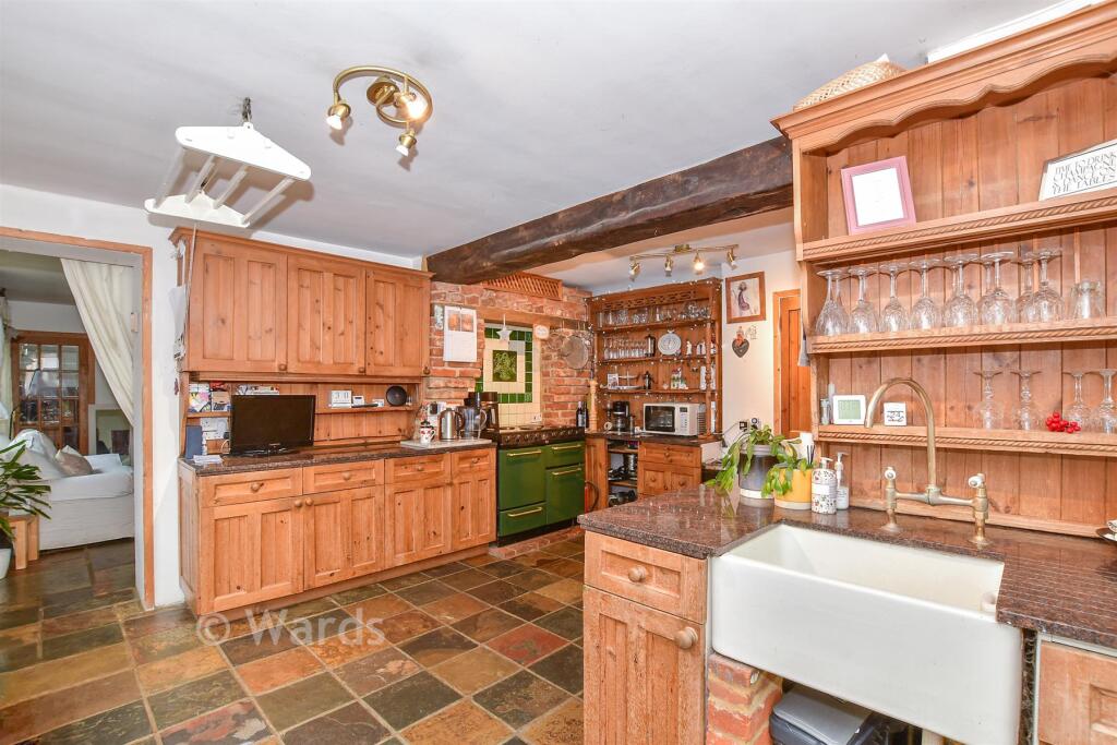 House in Maidstone, Boughton Monchelsea - More