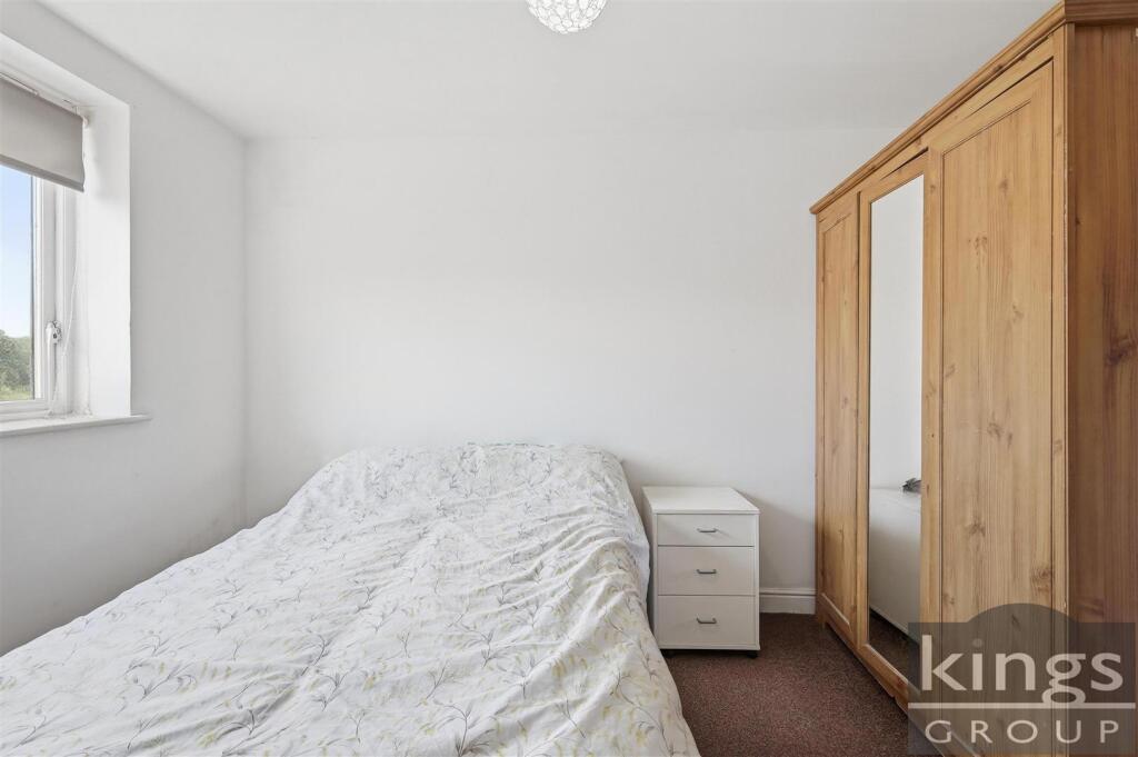 Apartment in London, Carterhatch, Southbury - More