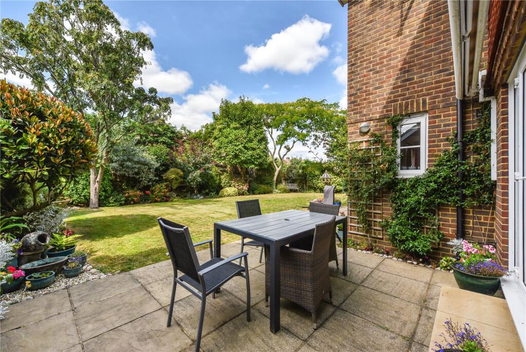 Copper Beech Drive, Tangmere, Chichester, West Sussex, PO20 photo 3