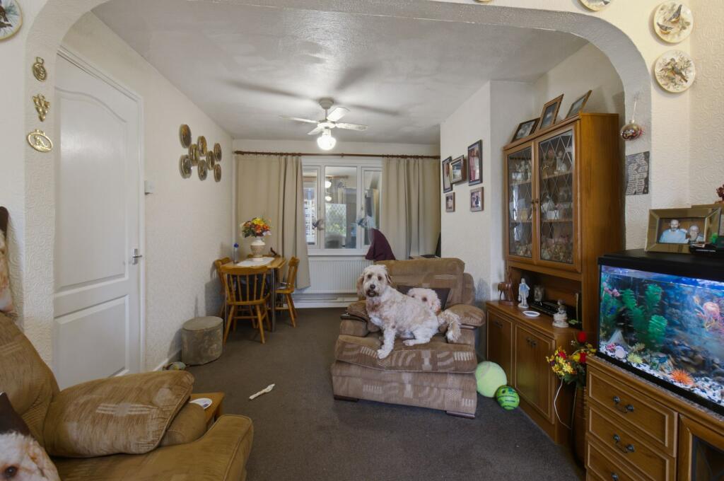 House in Worcester, Lyppard Grange, Warndon - More
